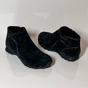 Skechers Bikers Lite Good Mood Suede Ankle Boots
